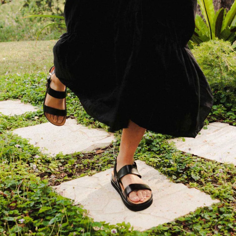 FRANKIE4 Sandals-Hunter