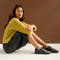 FRANKIE4 Black Sneakers-Jackie V