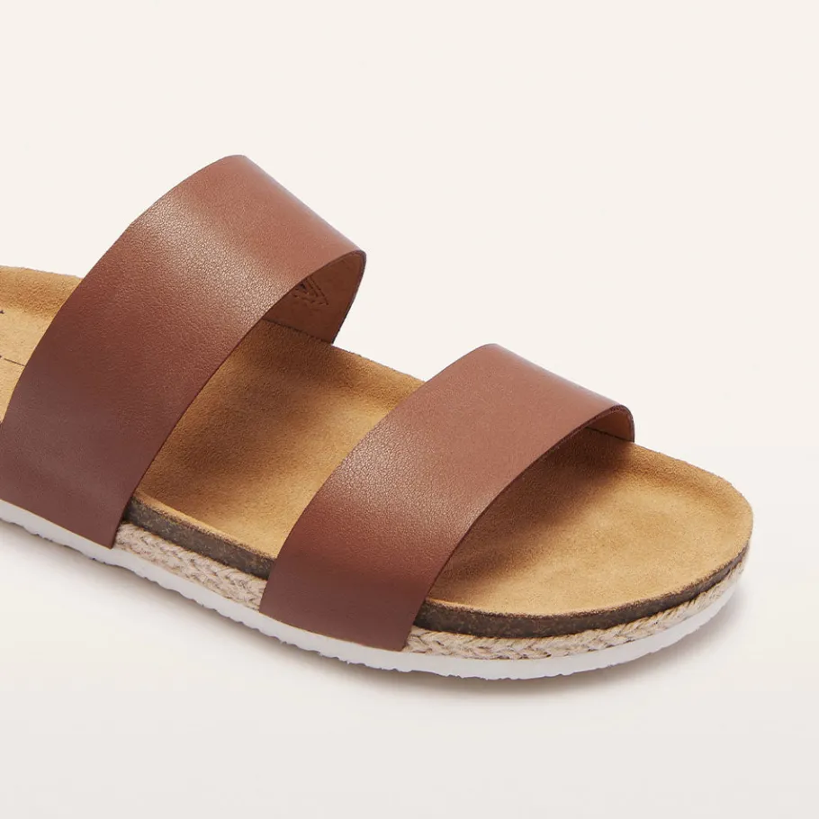 FRANKIE4 Slides-Maria III Rich Tan